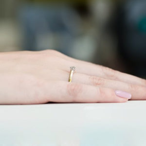 Pierścionek z Brylantem 0,20ct z żółtego złota próby 585. W-0317